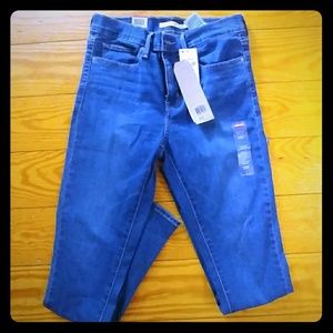 Levis skinny slimming jeans